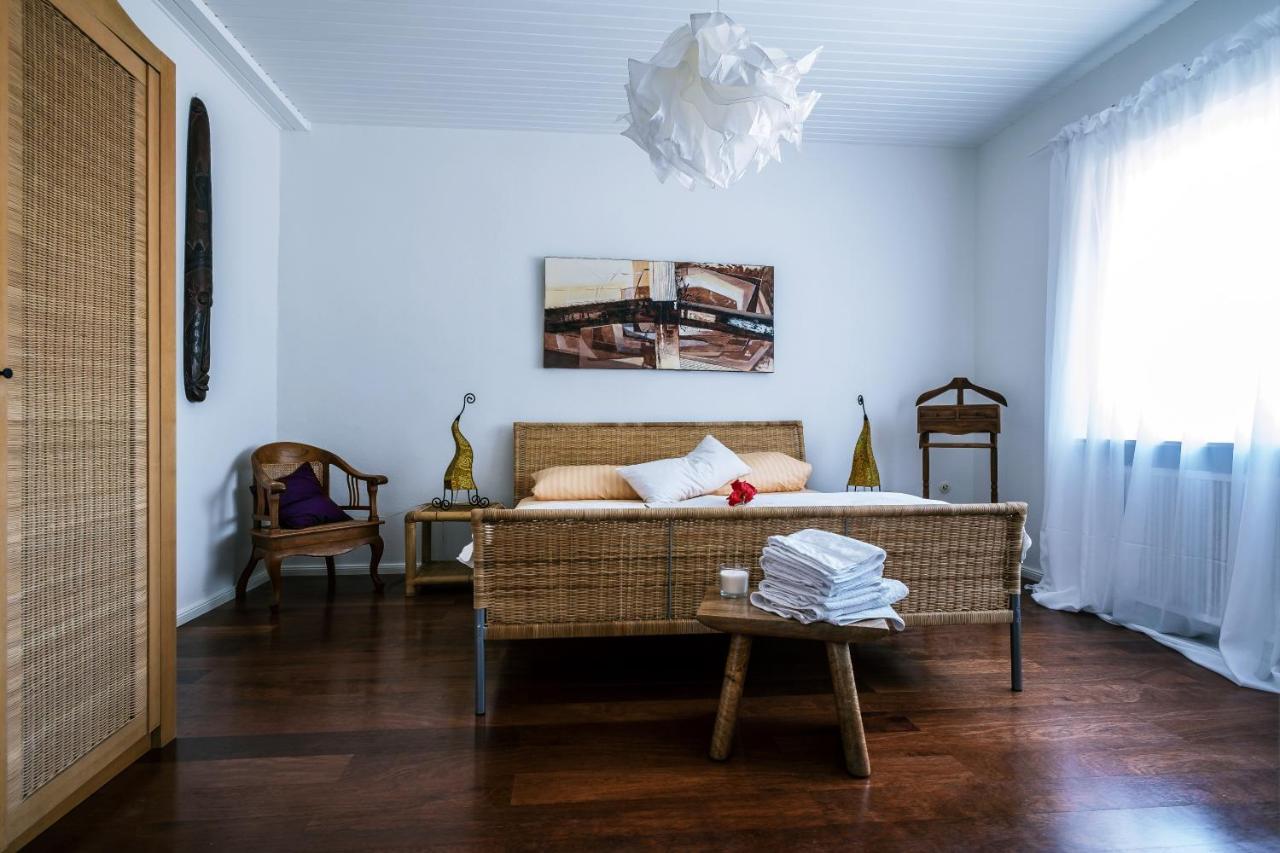 Tektona "Bed & Breakfast" Nidda Екстер'єр фото