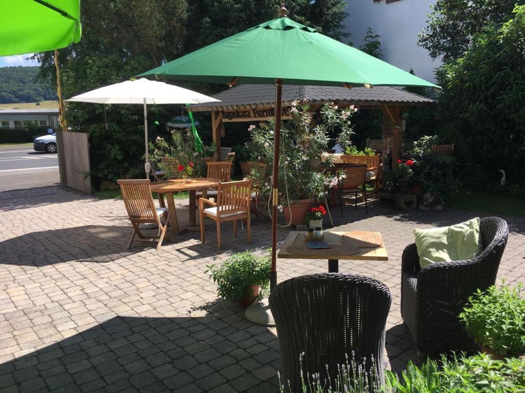 Tektona "Bed & Breakfast" Nidda Екстер'єр фото